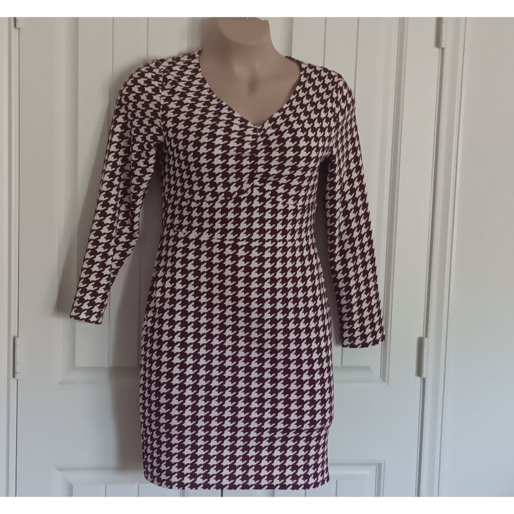 Houndstooth Long Sleeve V-Neck Dress 0XL